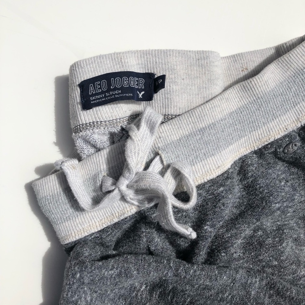 american eagle slouchy joggers